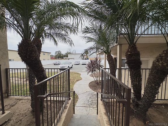 2nd image of 1328 Iris Ave Unit 5