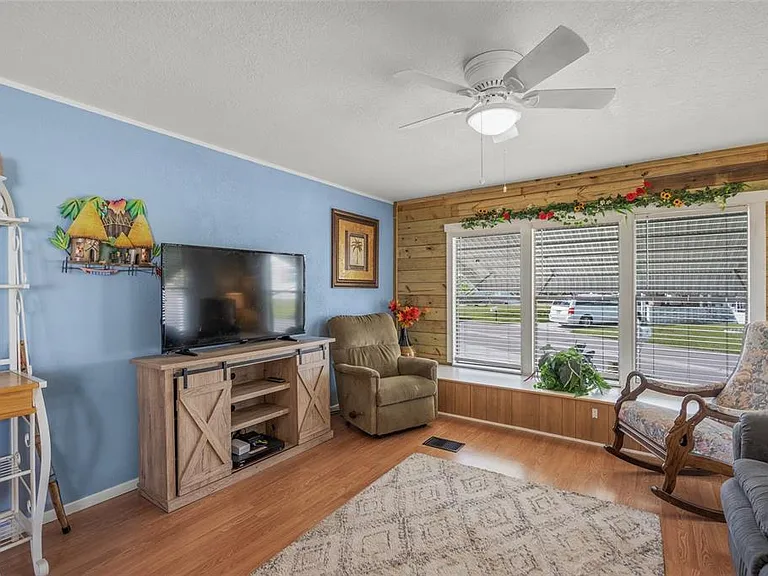 303 Marlette Dr — Photo 12