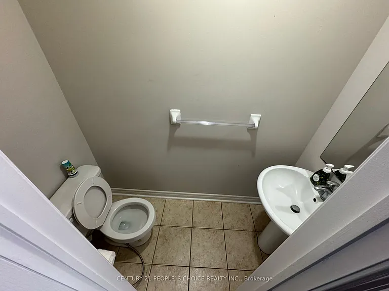 3704 Golden Locust Dr — Photo 4