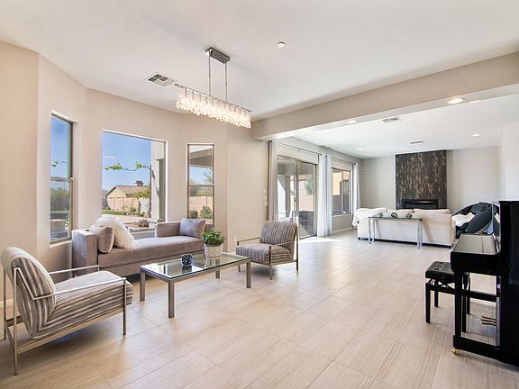 Huge Living Room!!