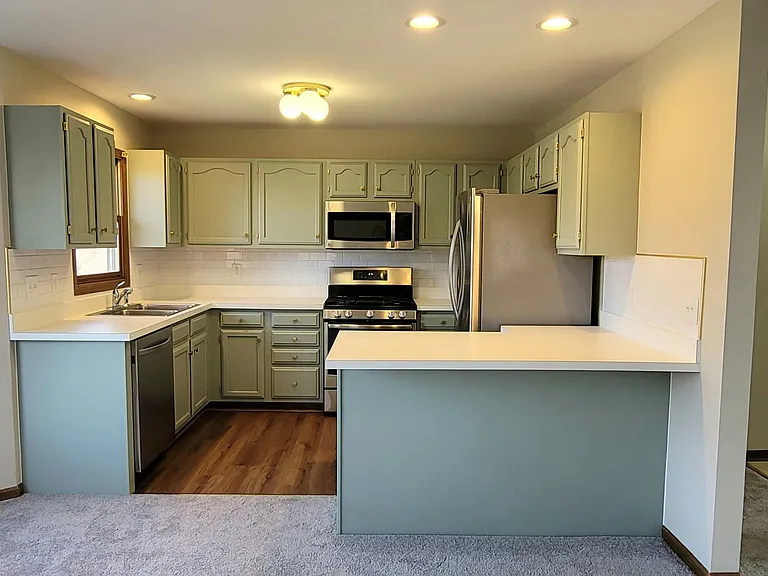 2420 Harbor Ct — Photo 8