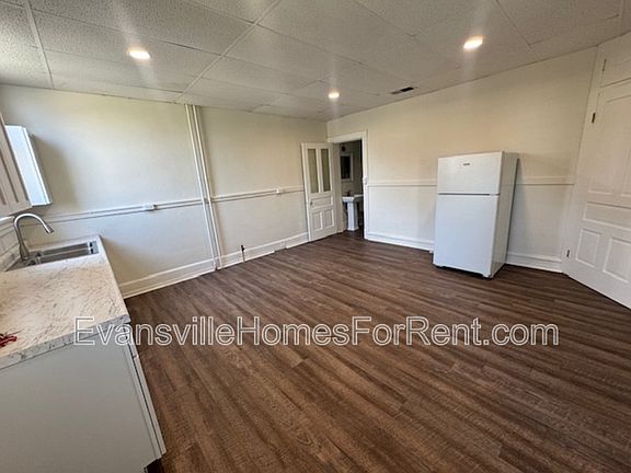 5th image of 3036 W Maryland St