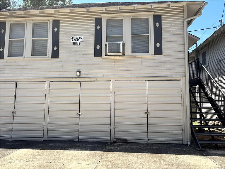 4304 Pease St #1/2 — Photo 16