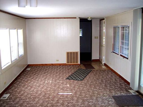 2nd image of 8121 Evergreen Dr E