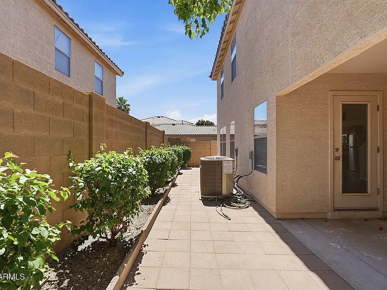 422 W Redwood Dr — Photo 9
