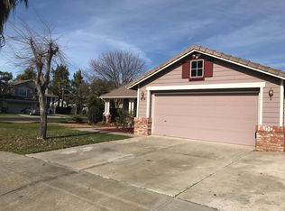 2833 Mitchell Ave, Clovis, CA 93611