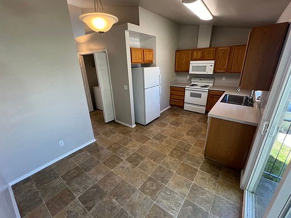 4th image of 1101 N Mercer St #1101C