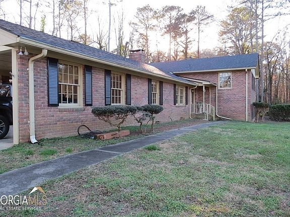5th image of 3100 Garden Lane Dr
