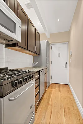 Rented by Cooper & Cooper Real Estate | media 16