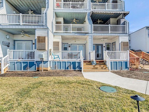 4th image of 1089 Bluewater Dr #305