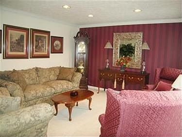 4th image of 5280 Wheaton Dr