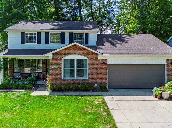 35673 Lyndon St, Livonia, MI 48154