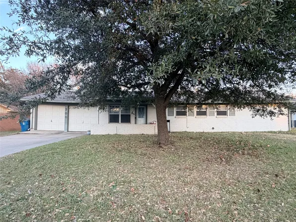 700 N Spears St, Alvarado, TX 76009