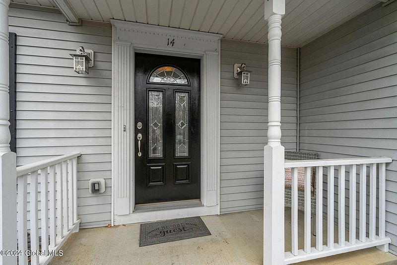 2nd image of 14 Quail Hollow Road