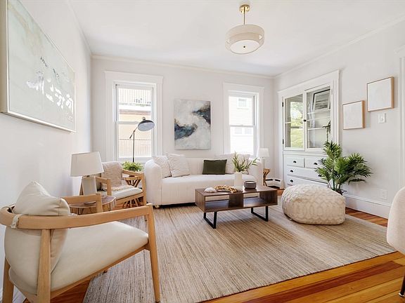 3rd image of 126 Kinnaird St #2