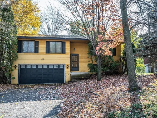 1346 Easter Ln, Eagan, MN 55123
