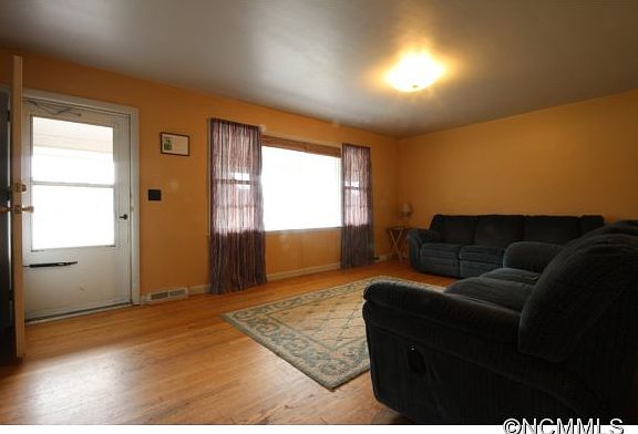 3rd image of 177 Fairground Ave