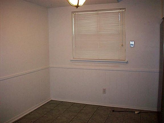 2nd image of 2307 Zapata Dr