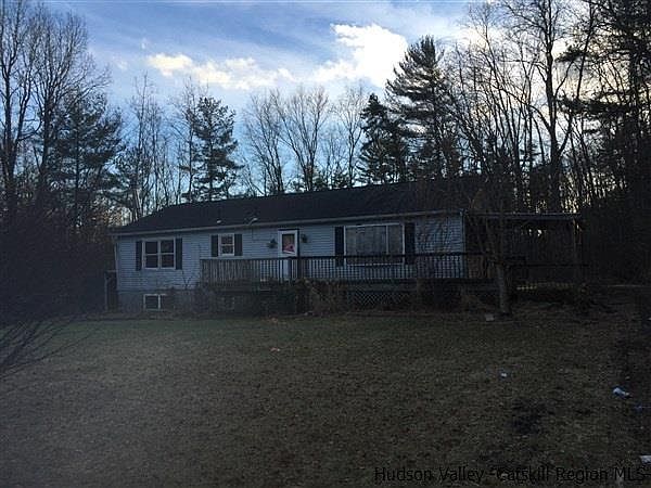 1st image of 28 Buck Ln