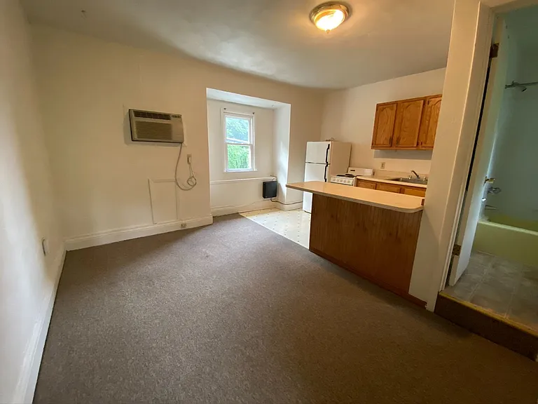 77 Bates St #3 — Photo 4