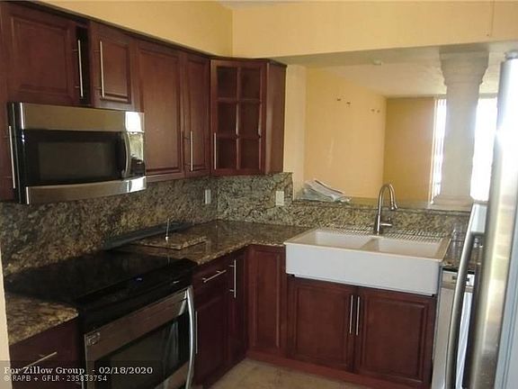 3rd image of 4550 NE 18th Ave #402