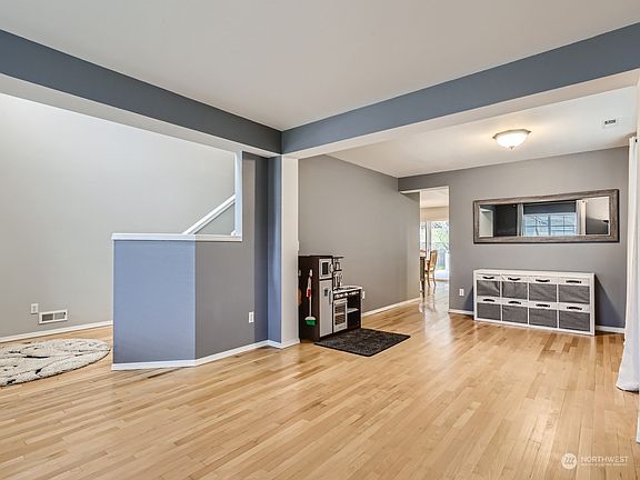 5th image of 7219 35th Pl NE
