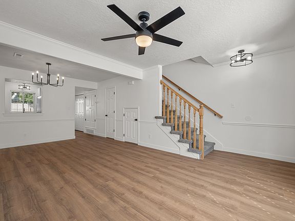 4th image of 834 Greenridge Ave