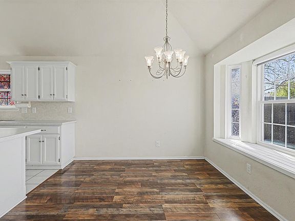 5th image of 704 Tioga Cir