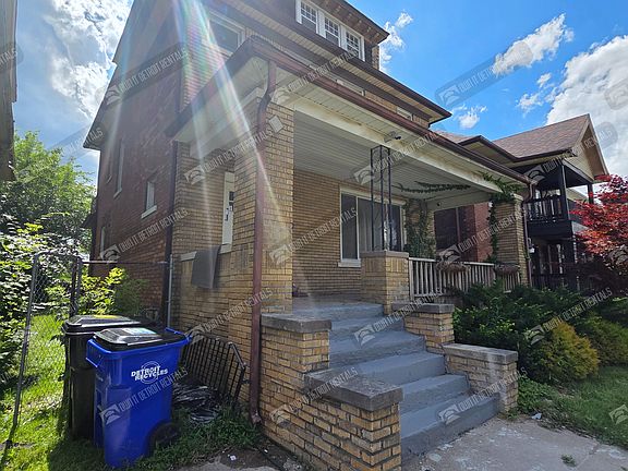 2nd image of 7455 Churchill St
