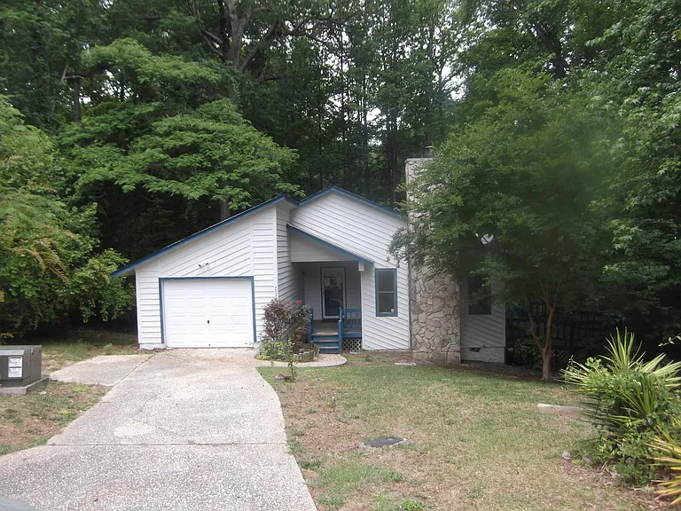 495 Stiles Pl — Photo 1