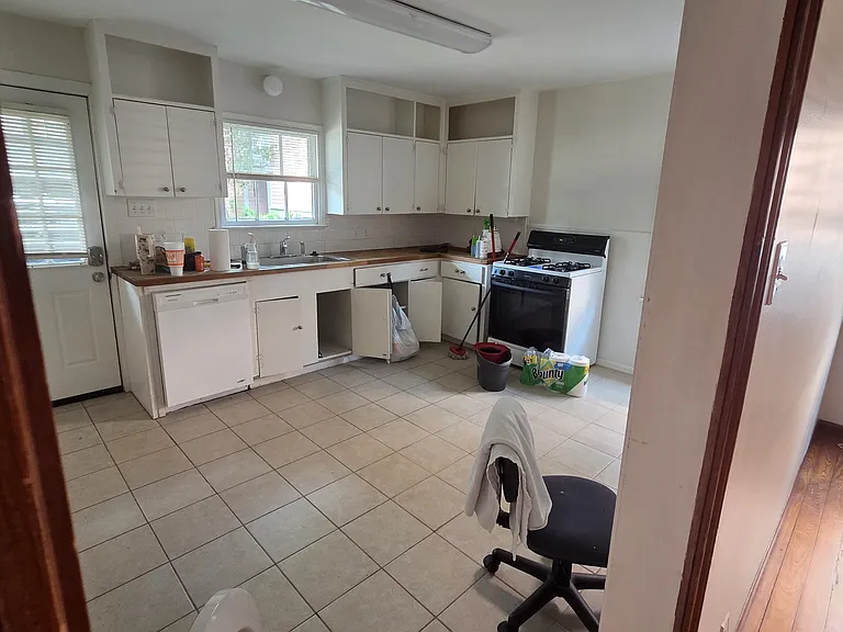 603 Teetshorn St #B — Photo 14