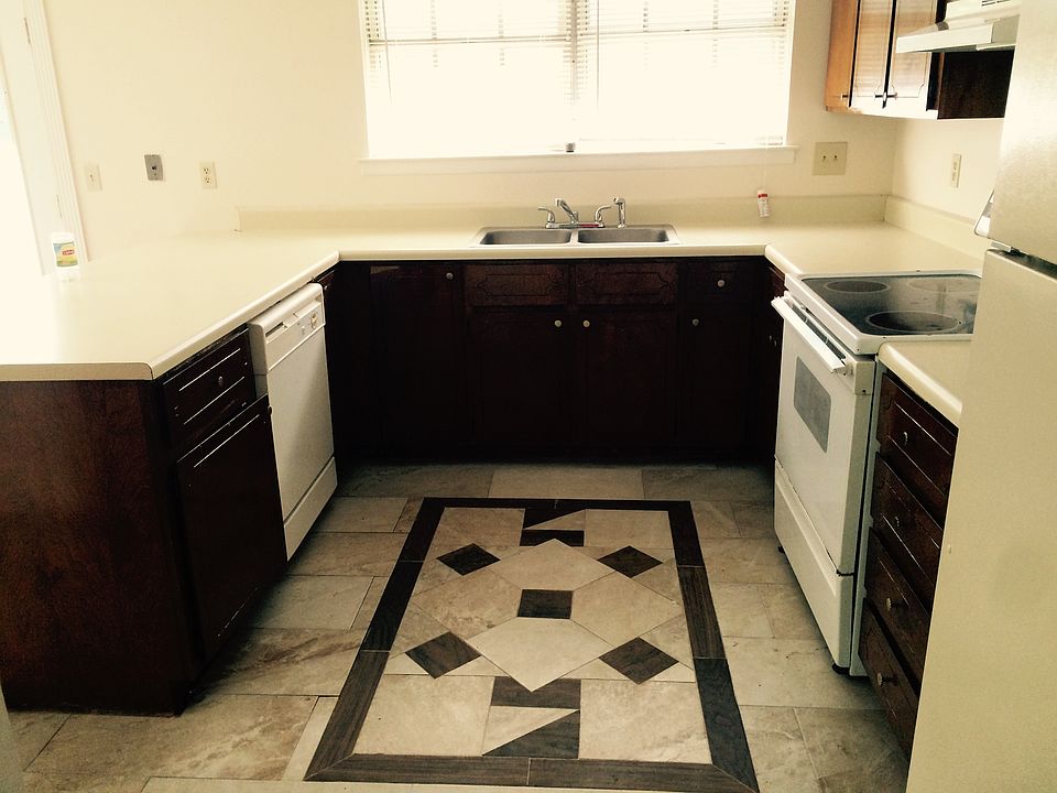 2nd image of 9 Whittington Ct