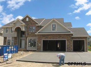825 S 181st St, Omaha, NE 68135