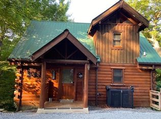 2245 Beach Front Dr, Sevierville, TN 37876