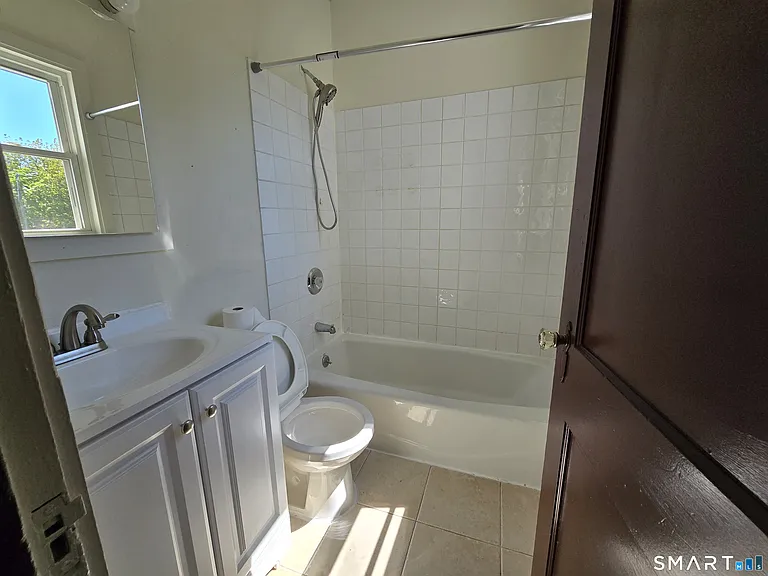 125 Hollister Ave — Photo 10