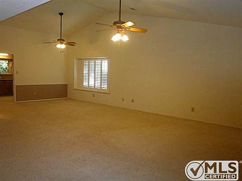 4th image of 224 Whispering Hills Dr