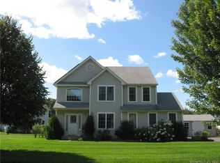 58 Acorn Dr, Windsor Locks, CT 06096