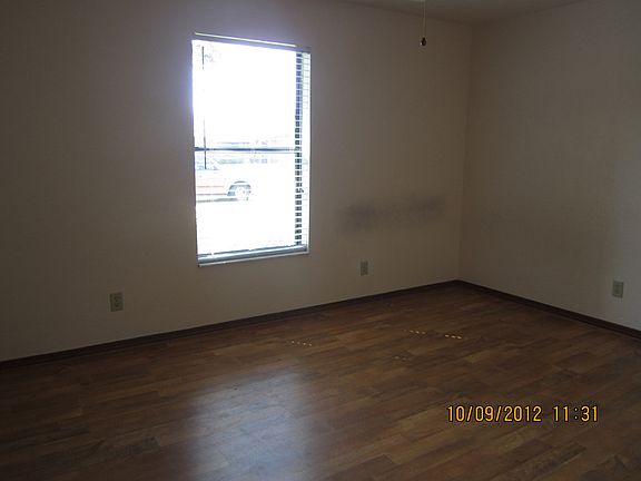 3rd image of 683 Branch Dr