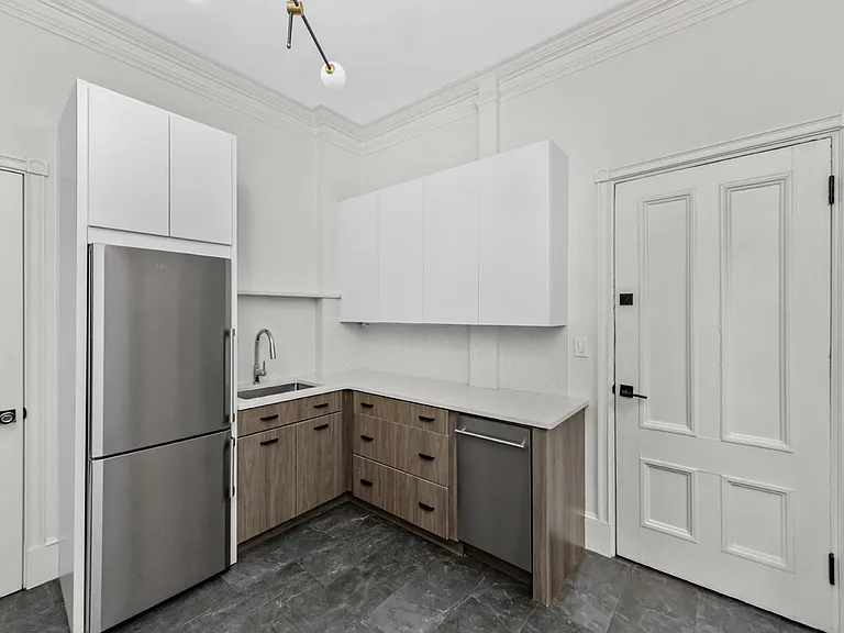 1411 Washington St #11 — Photo 3
