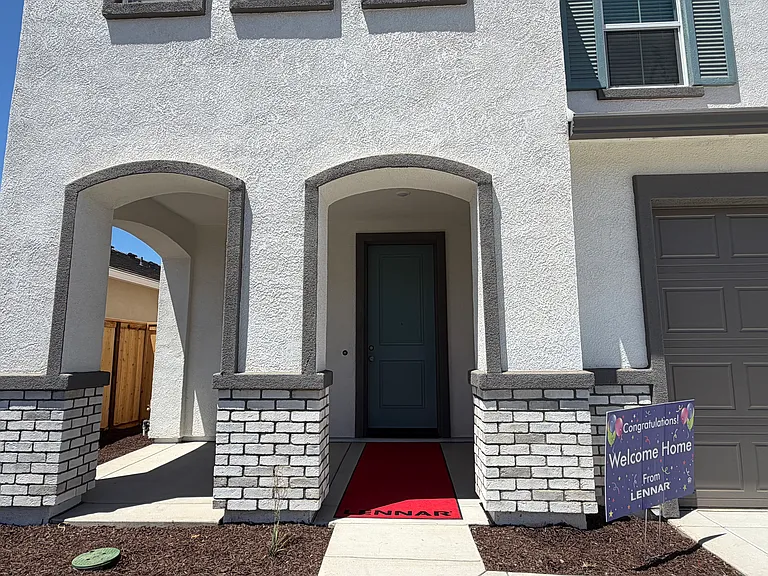 8363 Valpane Way — Photo 5