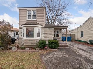 23104 Columbus Ave, Warren, MI 48089