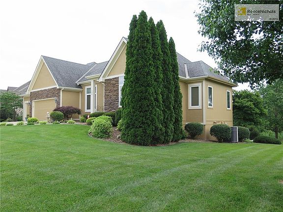 2nd image of 588 Twin Brook Dr