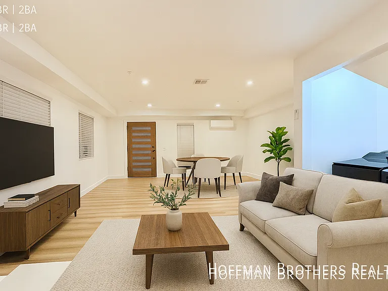 4512 1/4 Saint Elmo Dr — Photo 5