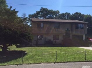 1359 Hummel Ave, Holbrook, NY 11741