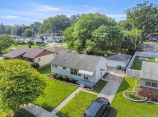 33611 John Hauk St, Garden City, MI 48135