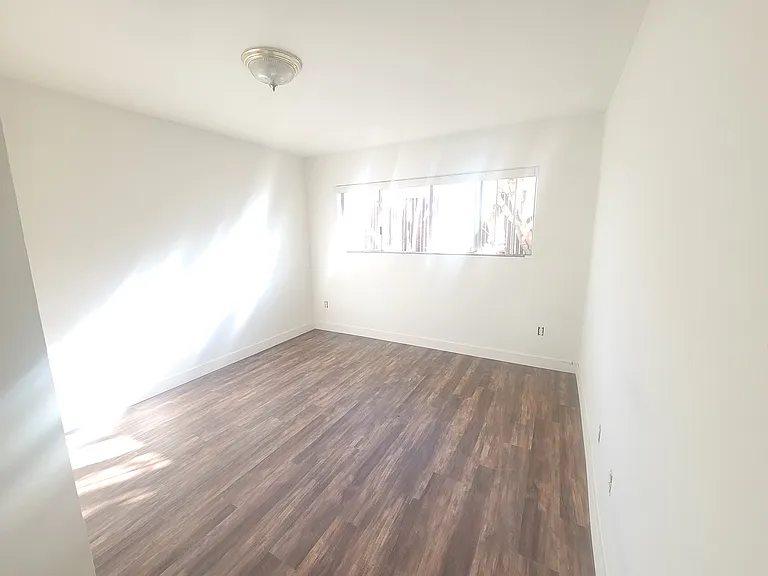 2402 S Shenandoah St #1 — Photo 9