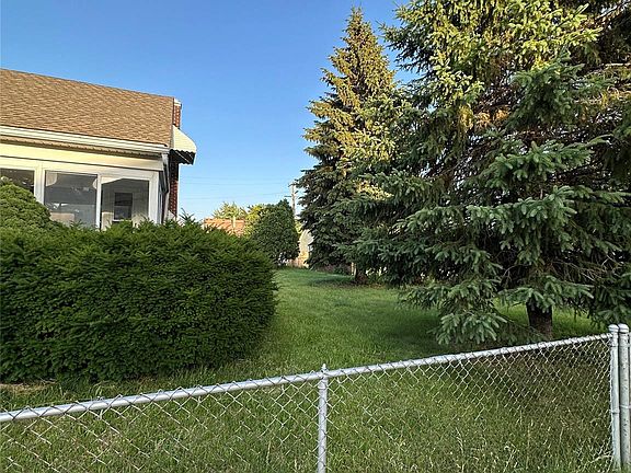 3rd image of 4477 6th St