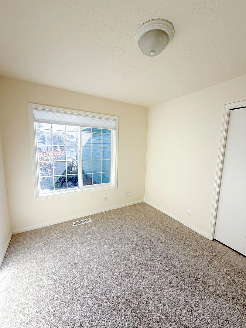 Beautifully Restored 3-Bedroom, 2-Bath Home in Keizer — Photo 3
