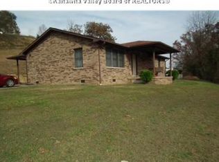 76 Almere Ln, Clendenin, WV 25045