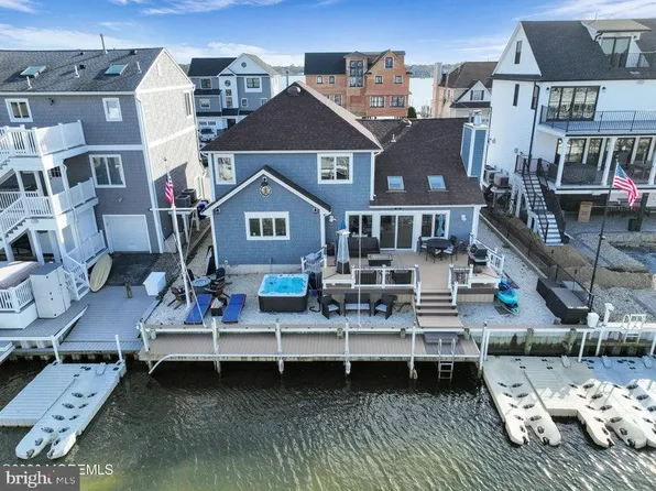 5 Starboard Ct, Brick, NJ 08723